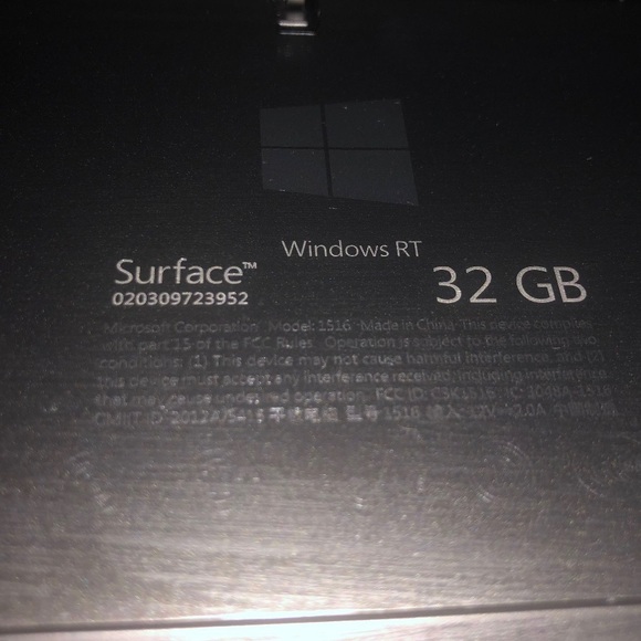 Microsoft Surface RT (32GB) - Picture 5 of 8